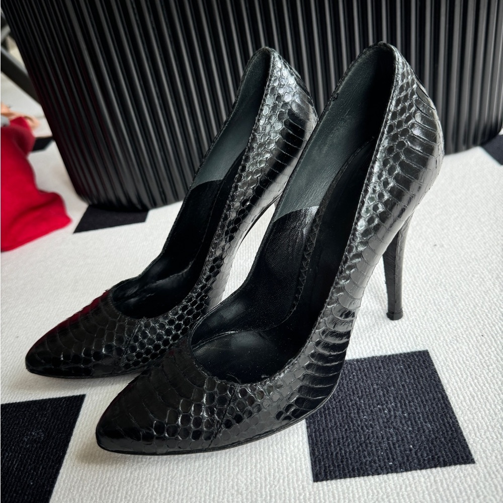 Authentic Dolce&Gabbana high heel snake limited shoes